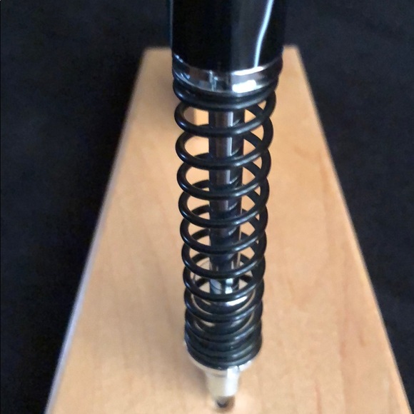 Handmade shock absorber mini pen - Picture 4 of 5